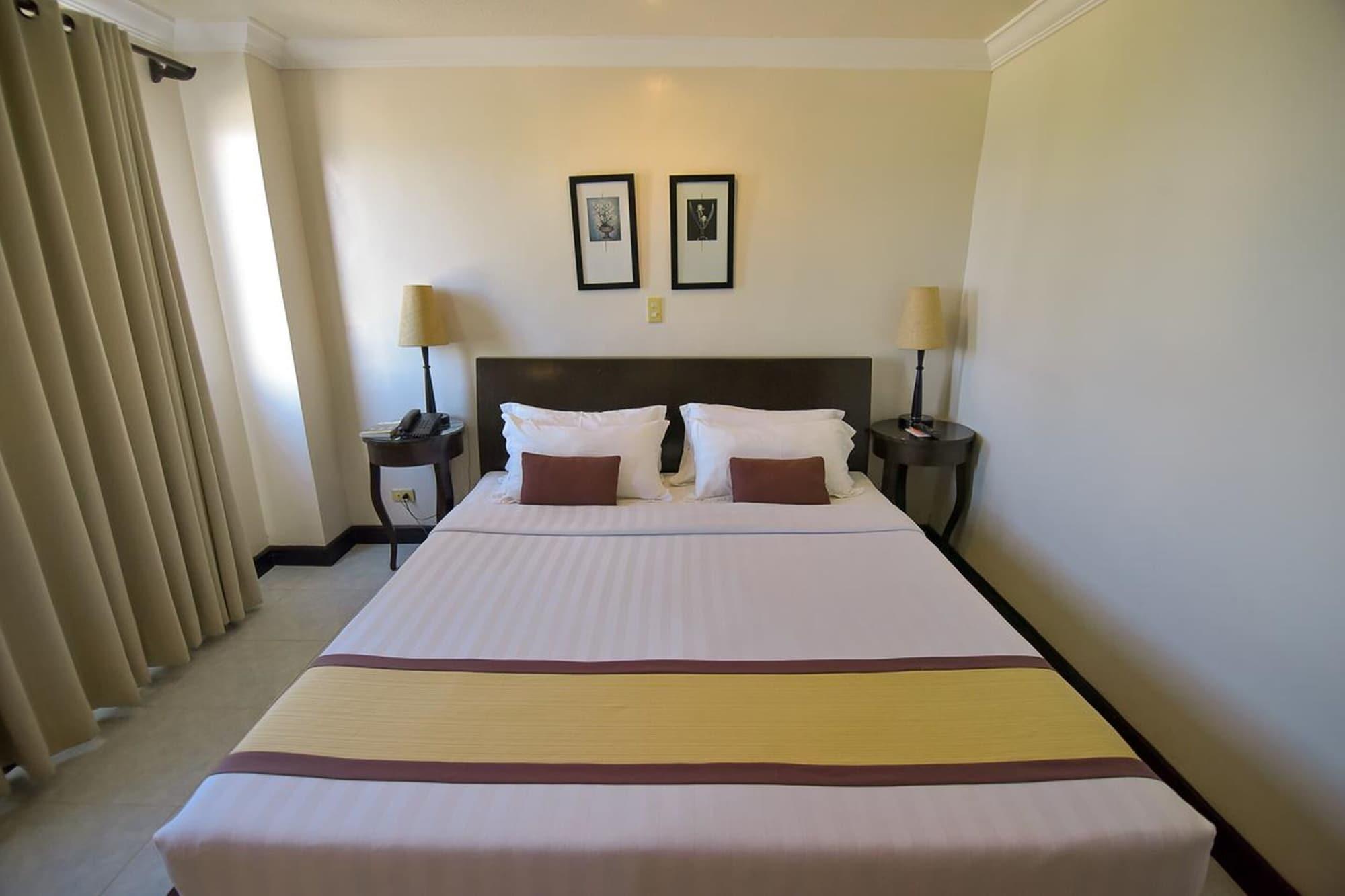 Hotel Tavern Surigao Exterior foto