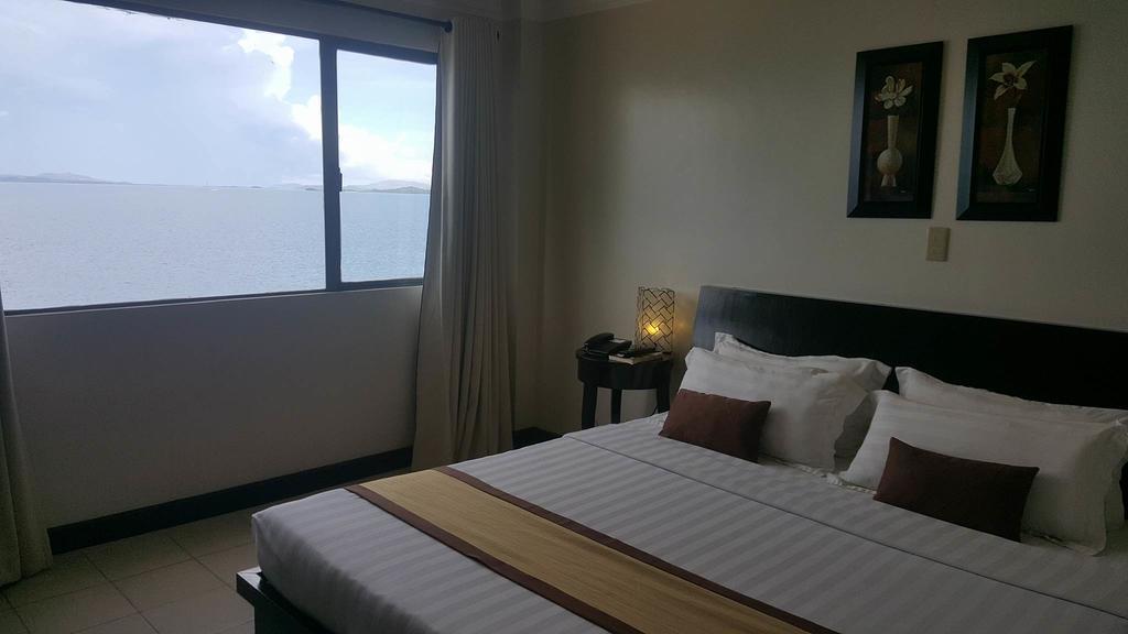 Hotel Tavern Surigao Exterior foto