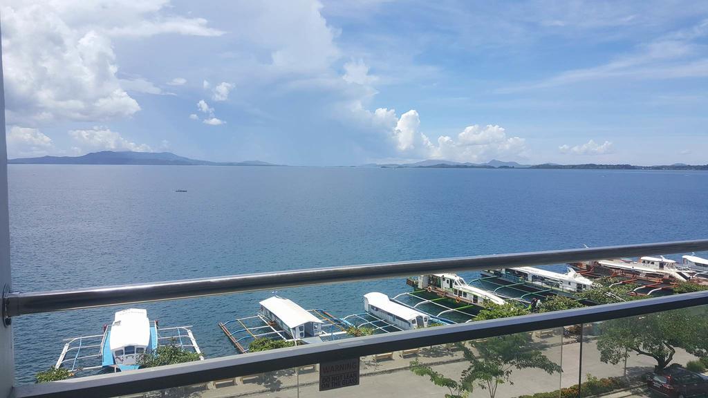 Hotel Tavern Surigao Exterior foto