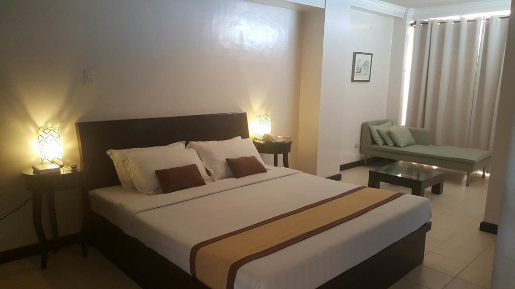 Hotel Tavern Surigao Exterior foto